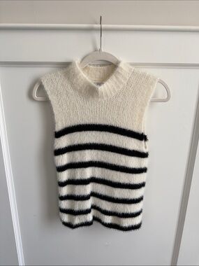 EUC Old Navy Fuzzy striped mock neck tank